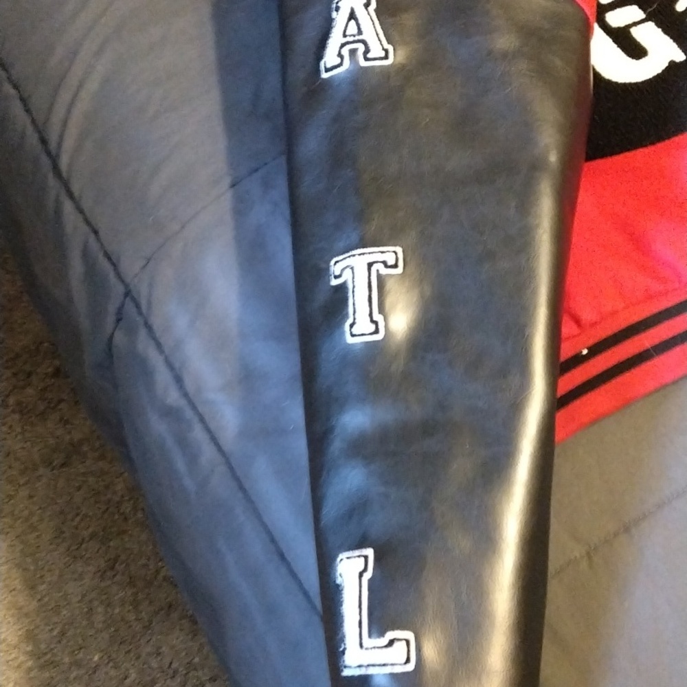 Clothes - Picture 3 of 3